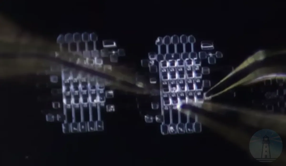 RAM危機に小屋でDRAMを自作したYouTuber