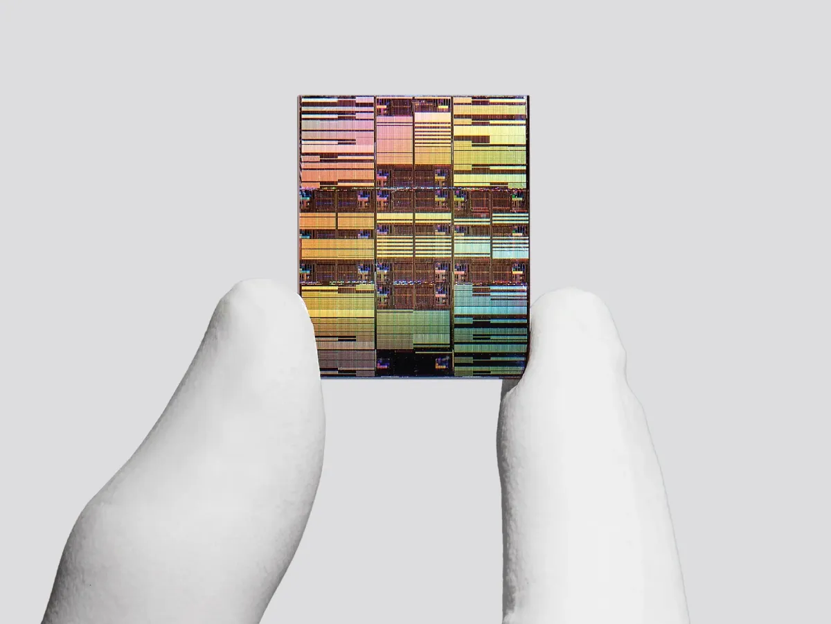 IBM、0.7nm「ナノスタック」チップを発表。量産は5年後