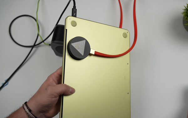 MacBook Neoの冷却改造でゲーム性能が倍増──銅板1枚が暴いたAppleの設計判断