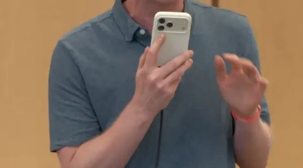 Googleの幹部がiPhone 17 ProでGemini Sparkをデモ、Pixelに目も向けず