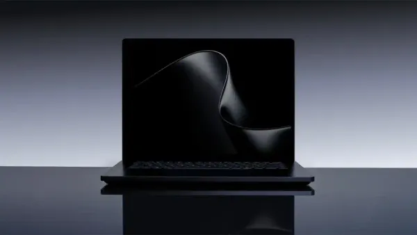 Surface Laptop Ultraの壁紙が発売前に公開、黒を活かしたデザインの意図