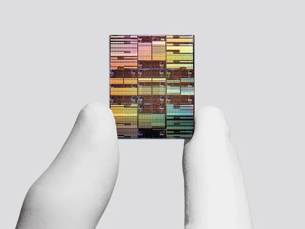 IBM、0.7nm「ナノスタック」チップを発表。量産は5年後
