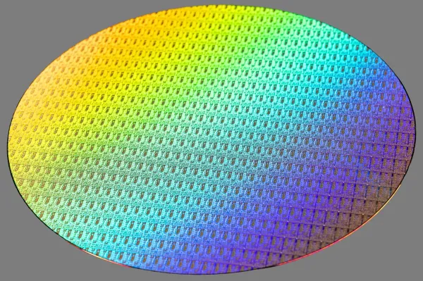 Intel、次世代EUV露光装置で量産出荷した業界初の企業に