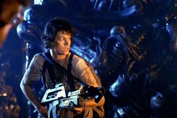 『エイリアン2』公開40年。パワーローダーは現実になり、スマホは予見できなかった